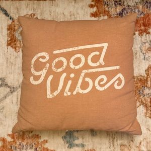 Good Vibes Pillow🩷